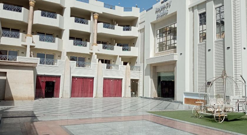 Regency Pyramids View - image 5