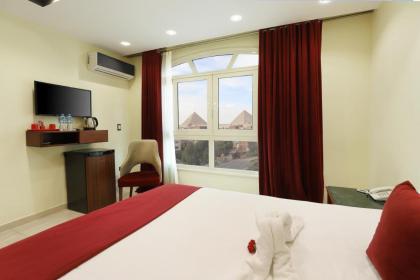 Brothers Pyramids View Hotel - image 12
