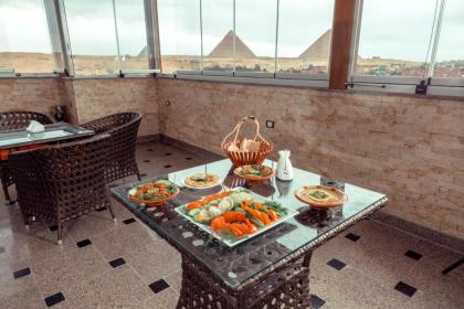Brothers Pyramids View Hotel - image 16