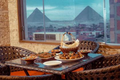 Brothers Pyramids View Hotel - image 23