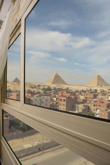 Brothers Pyramids View Hotel - image 28