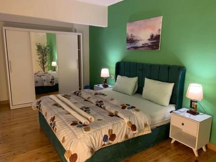 Elegant Apartment - image 8