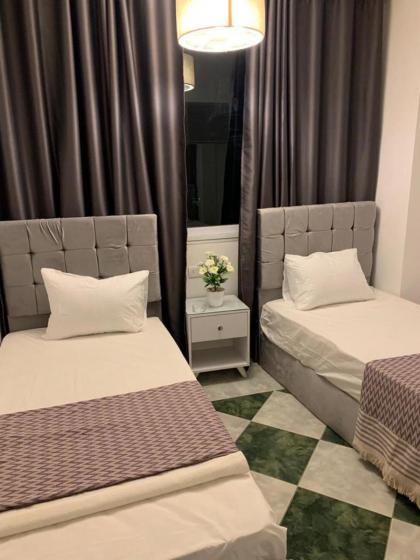 Elegant Apartment - image 11