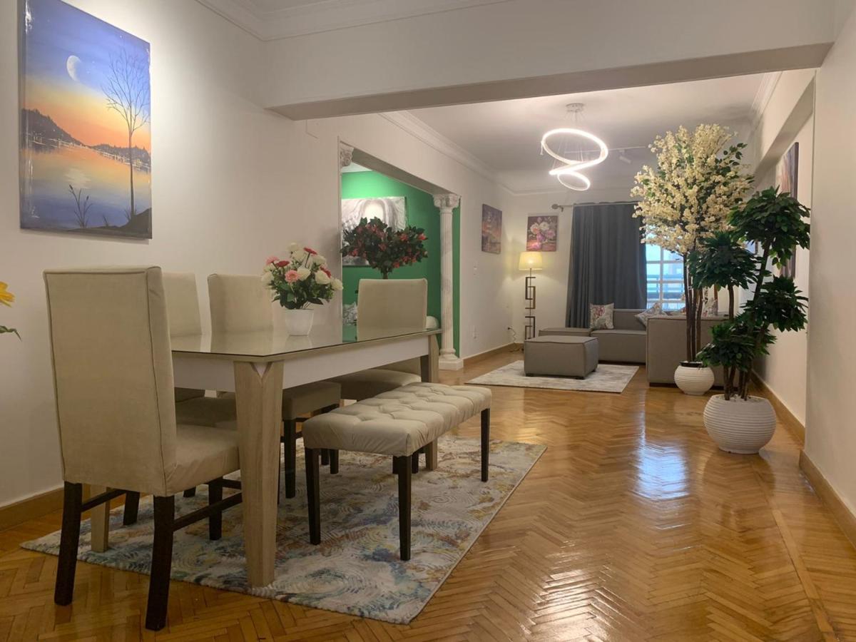 Elegant Apartment - image 2