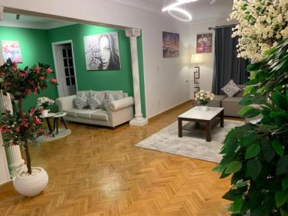 Elegant Apartment - image 3