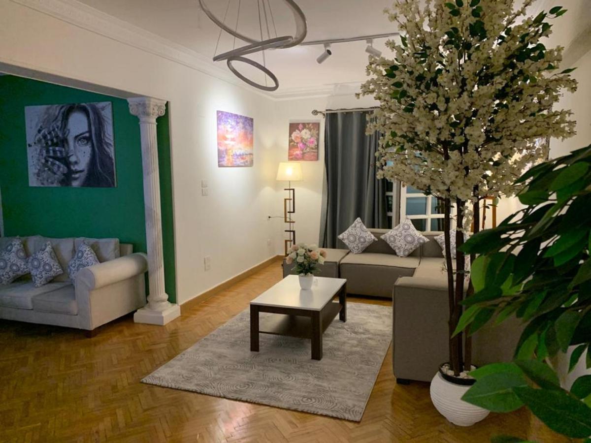 Elegant Apartment - image 4