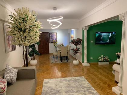Elegant Apartment - image 5