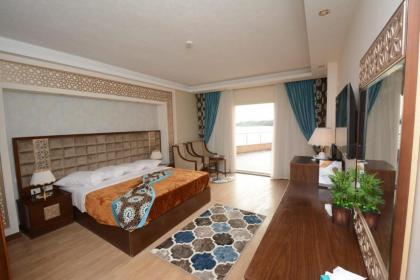Nile Transport Hotel - image 14