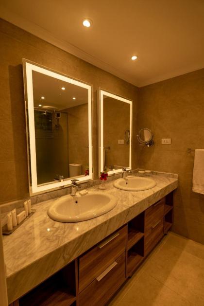 Cairo World Trade Center Hotel & Residences - image 14