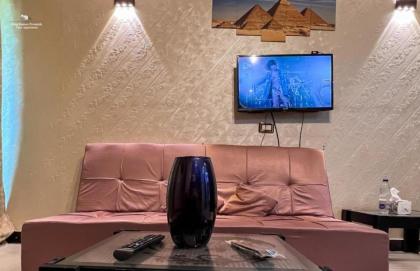 Ramses Pyramids View Apartment - image 18