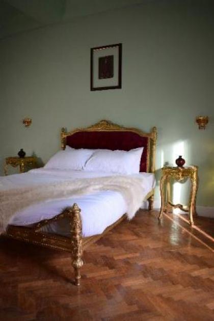 El Otel - image 4