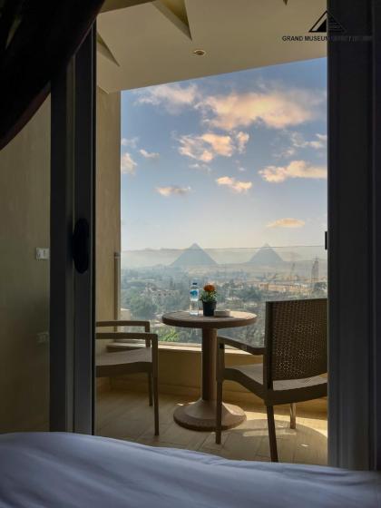Grand Museum Guest House pyramids view - image 15