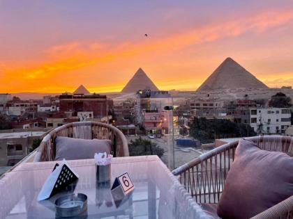 Pyramids Home Inn 