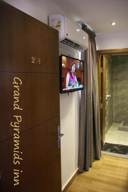 Grand Pyramids inn - image 12