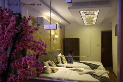 Grand Pyramids inn - image 20