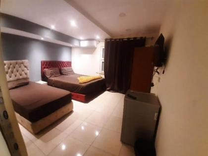 Blue Eyes Hotel - image 3