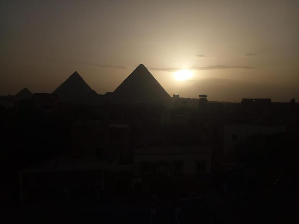 king ramses pyramids view apartment - image 2