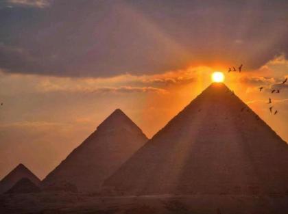 king ramses pyramids view apartment - image 7