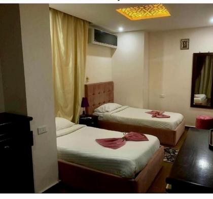 Golden Pyramids view guest house - image 13