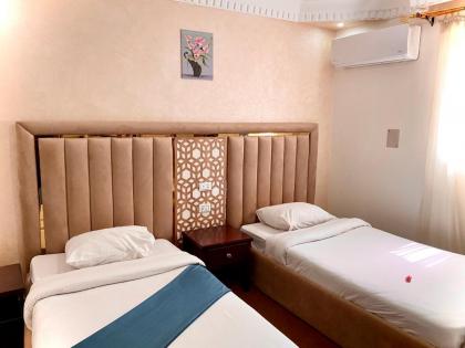 Golden Pyramids view guest house - image 15
