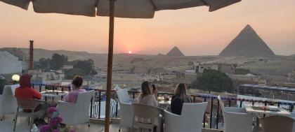 Golden Pyramids view guest house - image 30