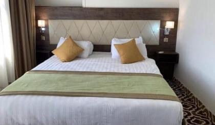 Up Town Hotel - image 5
