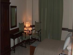 Coral Cosmopolitan Hotel - image 2