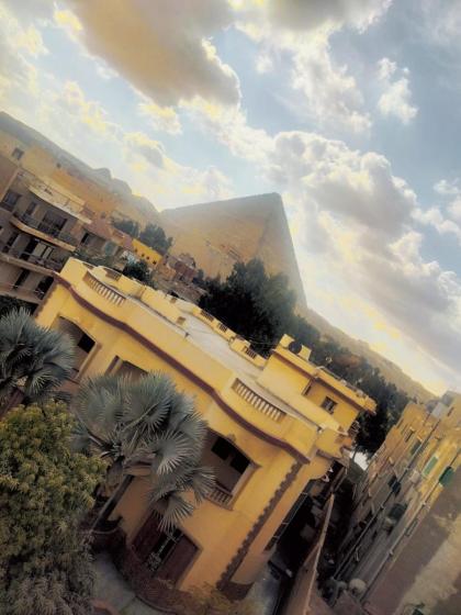 11 Pyramids Veiw - image 9