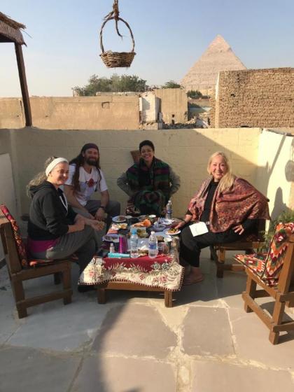 Pyramids Lounge Guest House - image 14