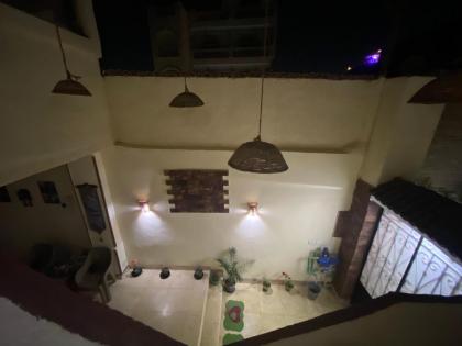 Pyramids Lounge Guest House - image 17