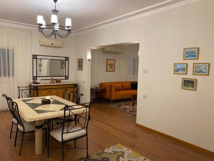Nile View 2-Bed Apartment in Zamalek Cairo - image 11