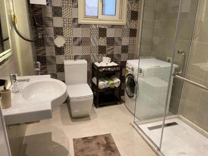 Nile View 2-Bed Apartment in Zamalek Cairo - image 16