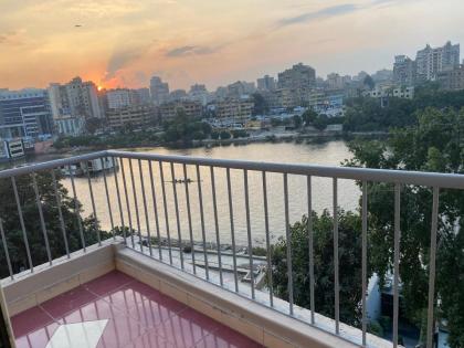 Nile View 2-Bed Apartment in Zamalek Cairo - image 2