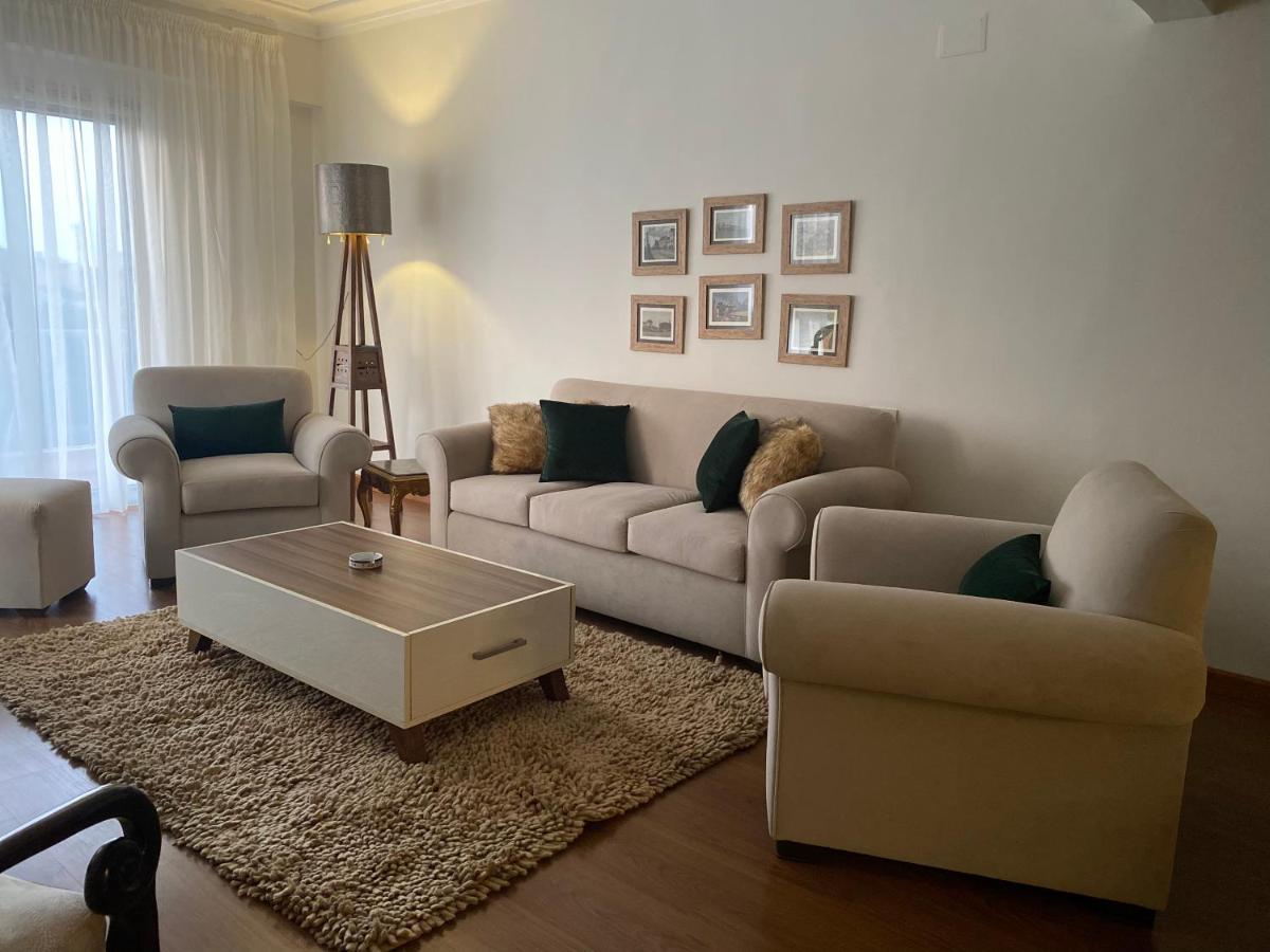 Nile View 2-Bed Apartment in Zamalek Cairo - image 6