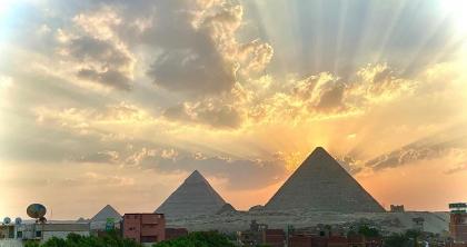 Pyramids hills view apartment Cairo
