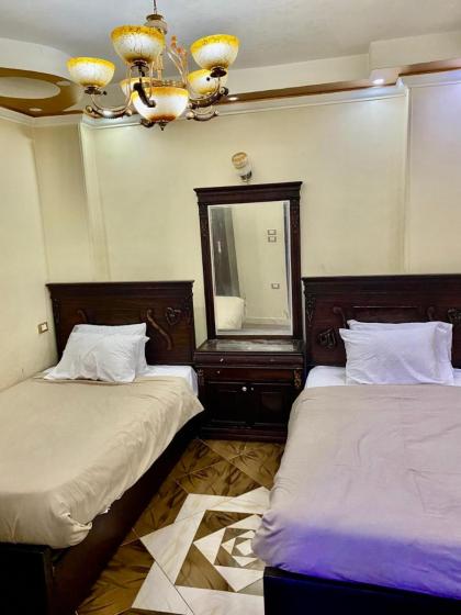 Pyramids hills view apartment - image 12