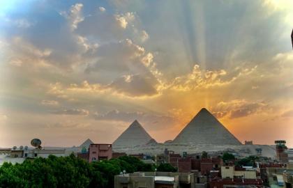 Pyramids hills view apartment - image 2