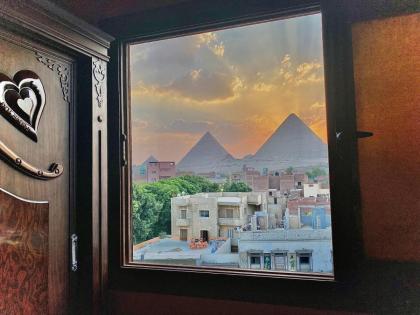 Pyramids hills view apartment - image 3