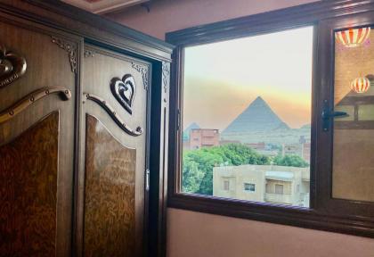 Pyramids hills view apartment - image 9