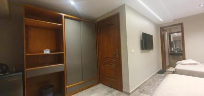 Garden City Plaza Hotel - image 12