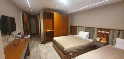 Garden City Plaza Hotel - image 15