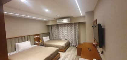 Garden City Plaza Hotel - image 17