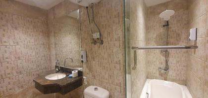 Garden City Plaza Hotel - image 19