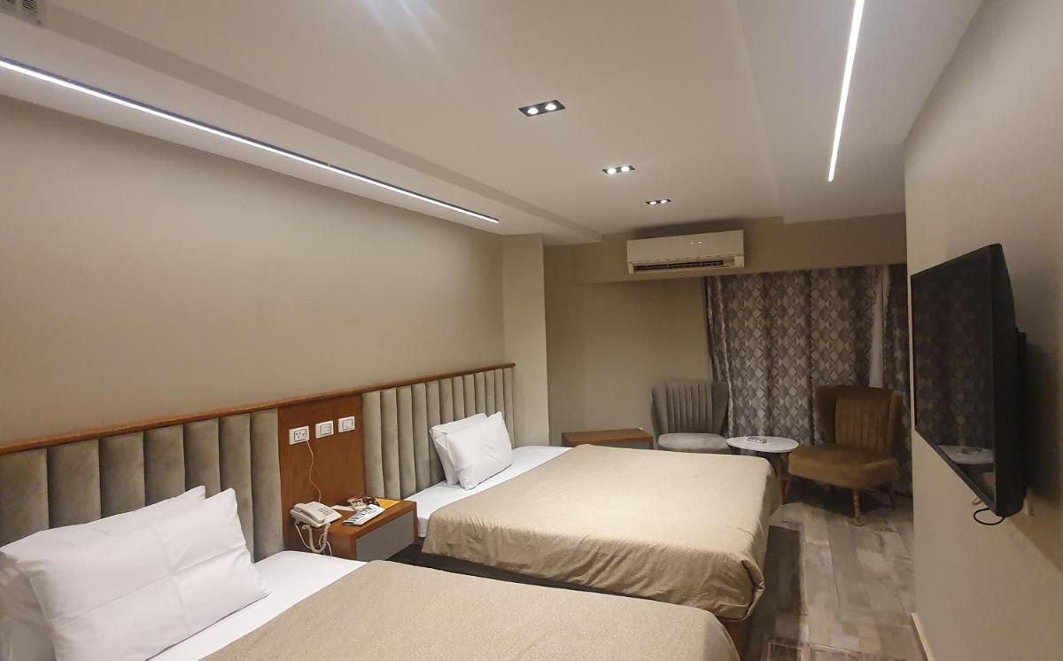 Garden City Plaza Hotel - image 3