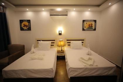 Horus pyramids view - image 30