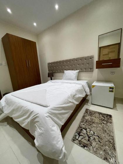 Pyramids Plateau View - image 25