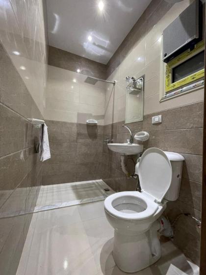 Pyramids Plateau View - image 26