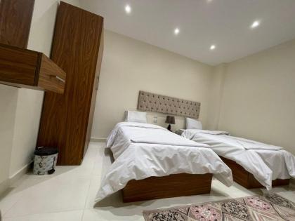 Pyramids Plateau View - image 28