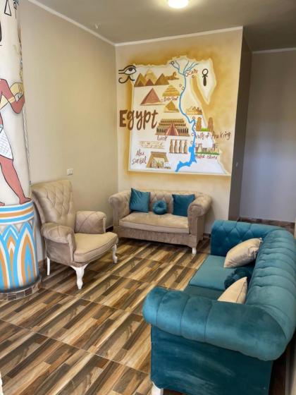 Pyramids Plateau View - image 30