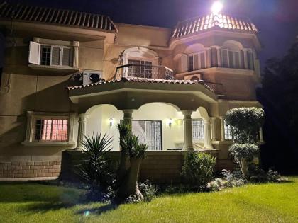 Beverly hills villa with garden - image 16